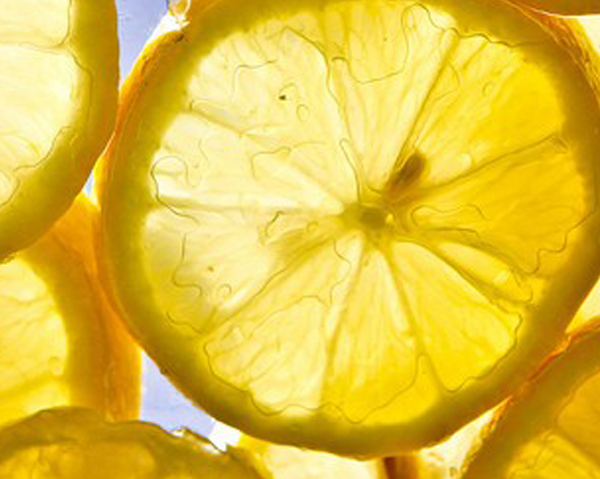 Citroner innehåller C-vitamin - kan motverka åderförfettning, bra för hjärta och kärl.